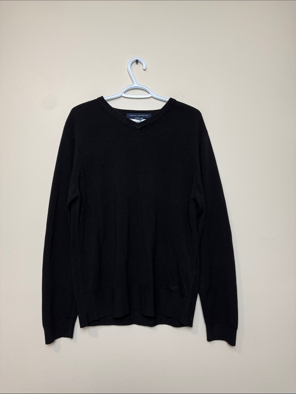 French Connection Men's Black V-Neck Sweater size L